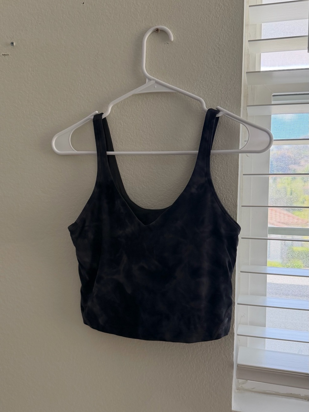 lululemon athletica Black Tie-Dye V-Neck Cropped Tank